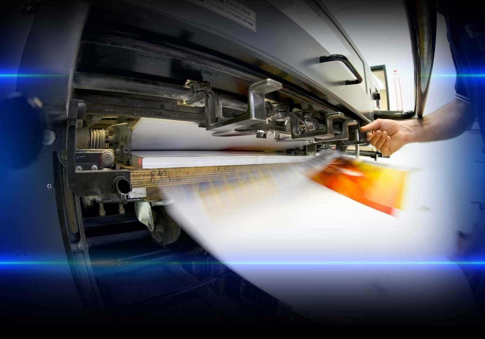 Offset Digital Printing With Operator